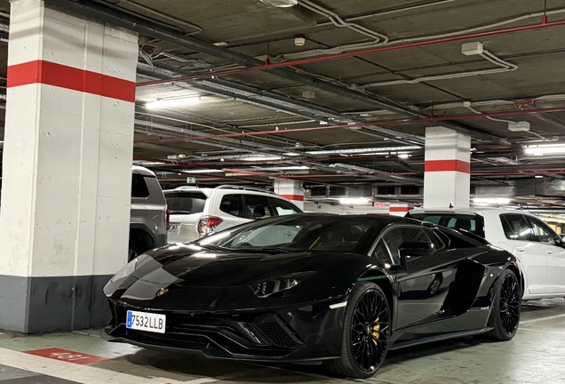 Lamborghini Aventador S LP740-4 Roadster