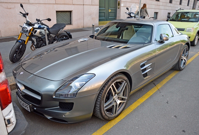 Mercedes-Benz SLS AMG