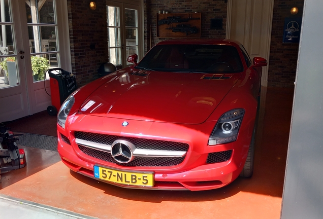 Mercedes-Benz SLS AMG