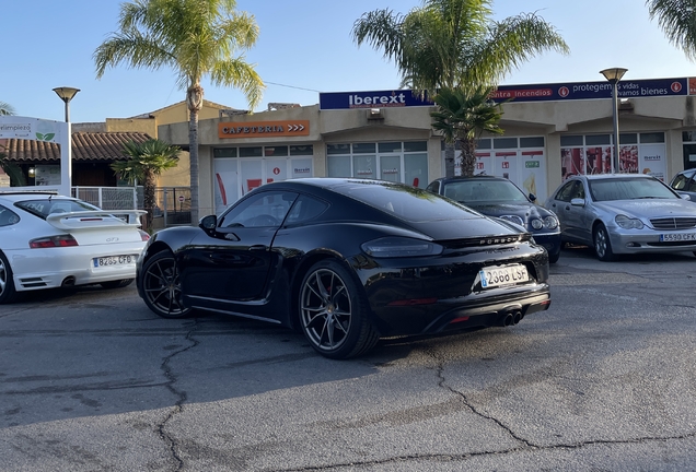 Porsche 718 Cayman GTS