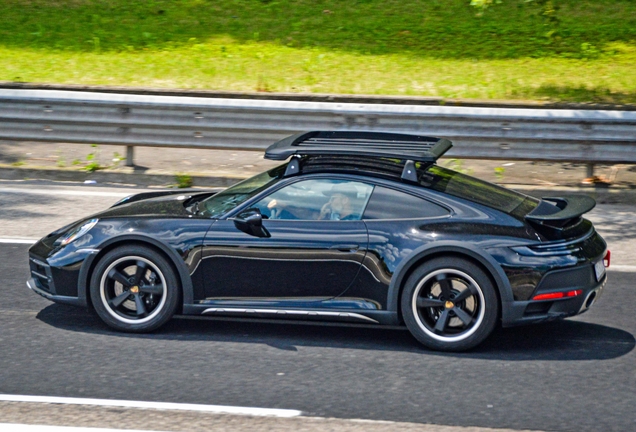 Porsche 992 Dakar