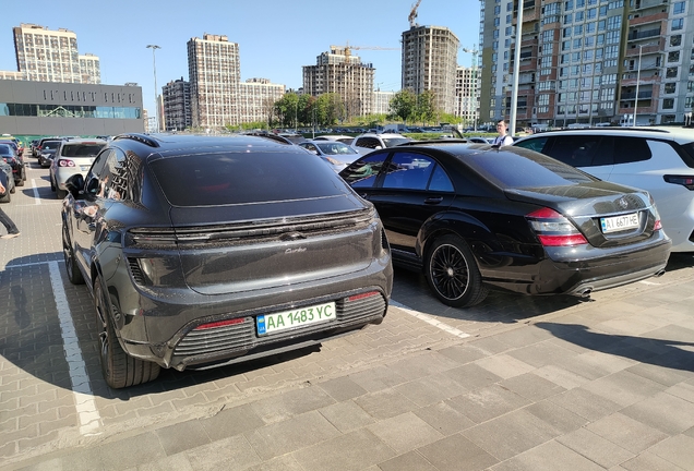 Porsche Macan EV Turbo