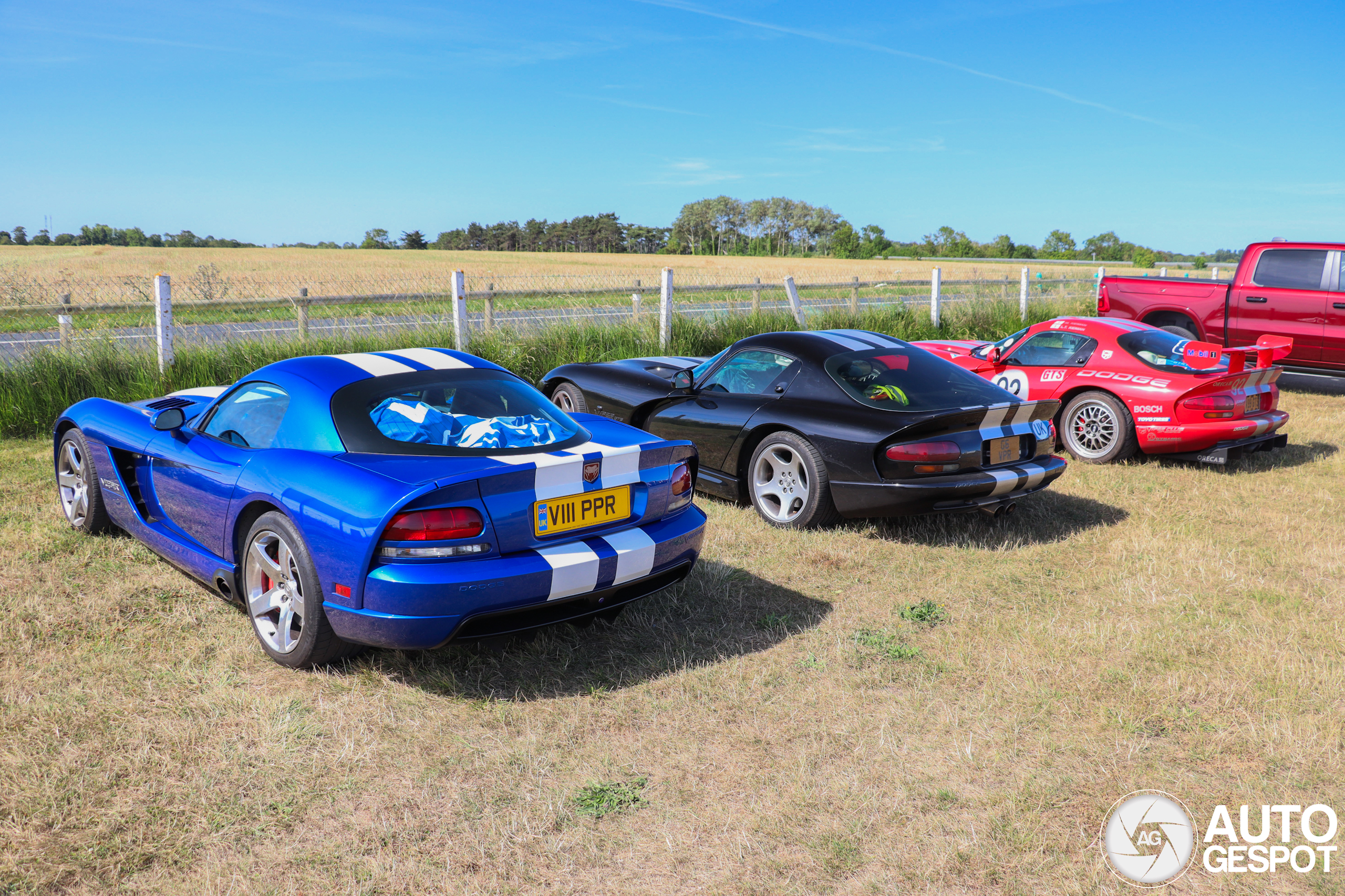 Trio Dodge Vipers doet de Franse kust aan