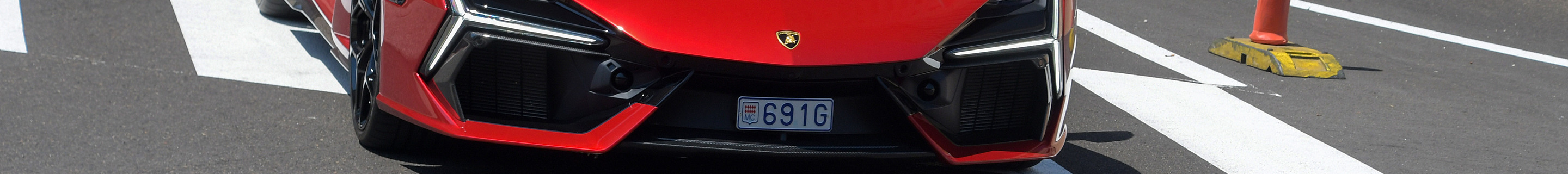 Lamborghini Revuelto