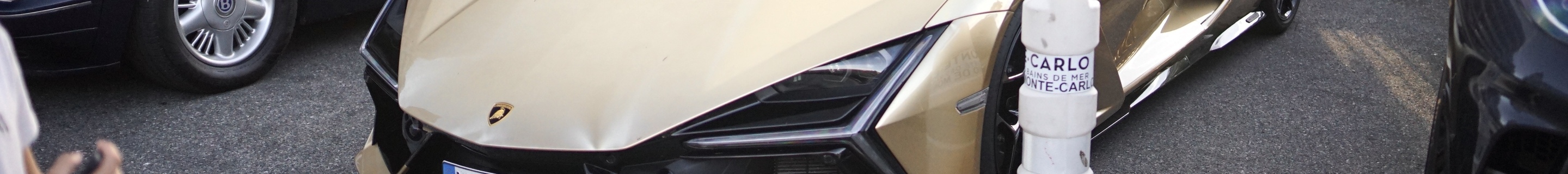 Lamborghini Revuelto