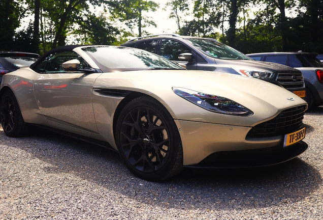 Aston Martin DB11 V8 Volante