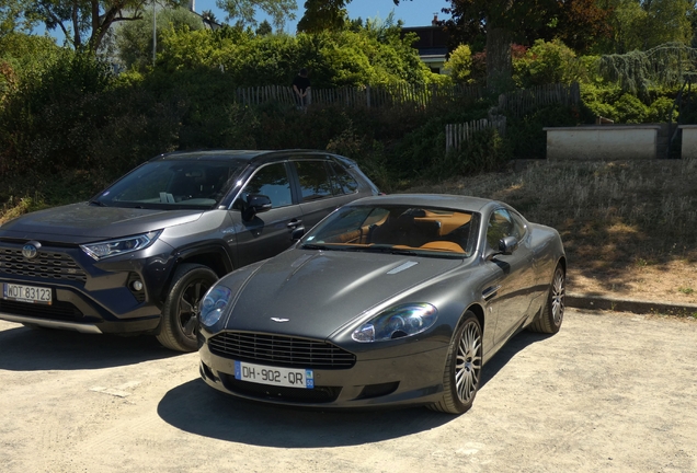 Aston Martin DB9