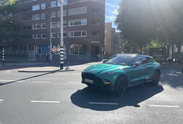 Aston Martin DBX S