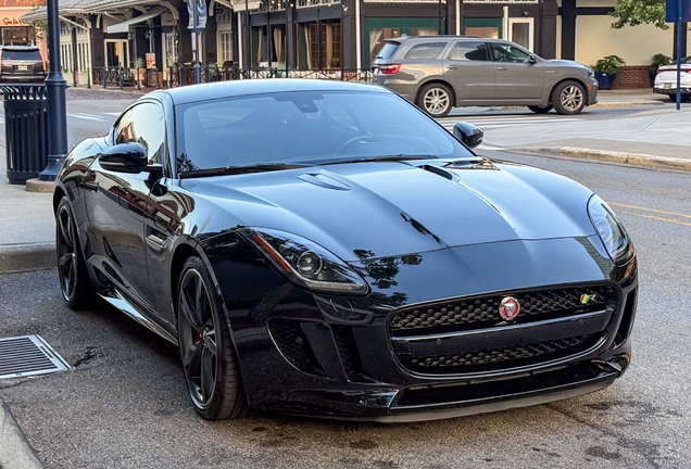 Jaguar F-TYPE R Coupé