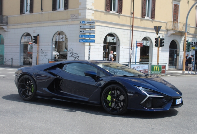 Lamborghini Revuelto