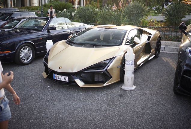 Lamborghini Revuelto