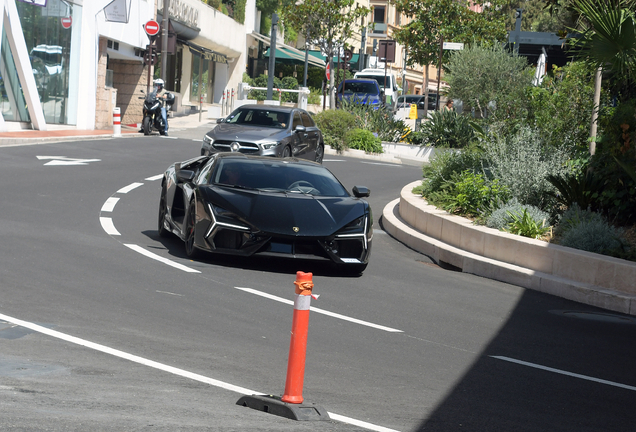 Lamborghini Revuelto