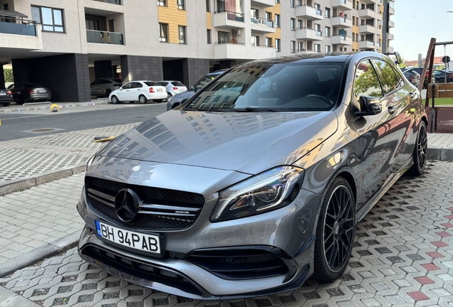 Mercedes-AMG A 45 W176 2015