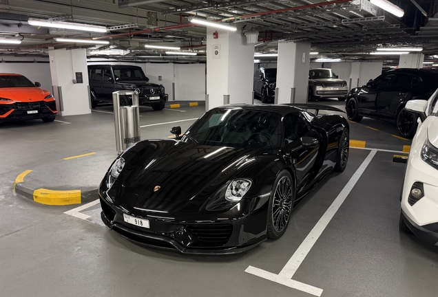 Porsche 918 Spyder Weissach Package