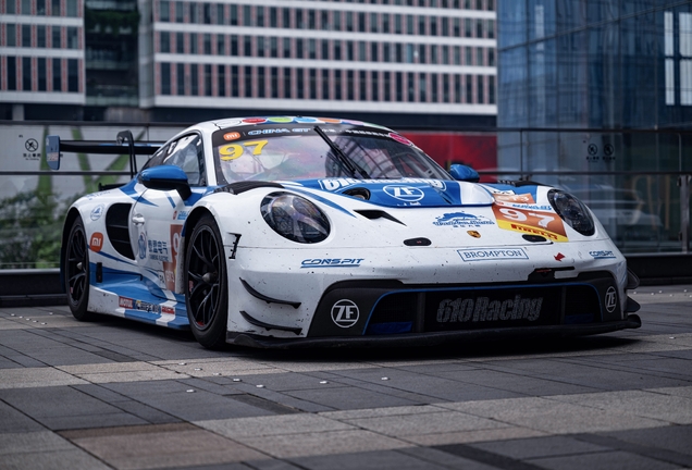 Porsche 992 GT3 R