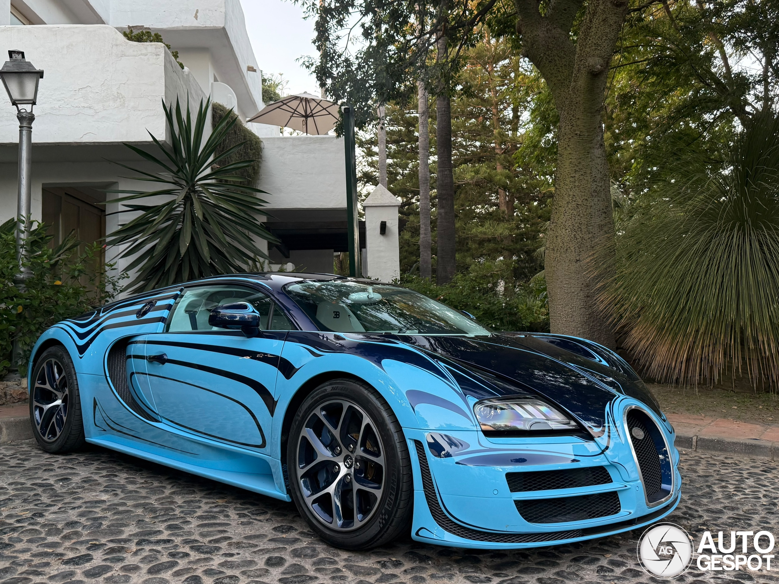 Bugatti Veyron 16.4 Super Sport Le Saphir Bleu