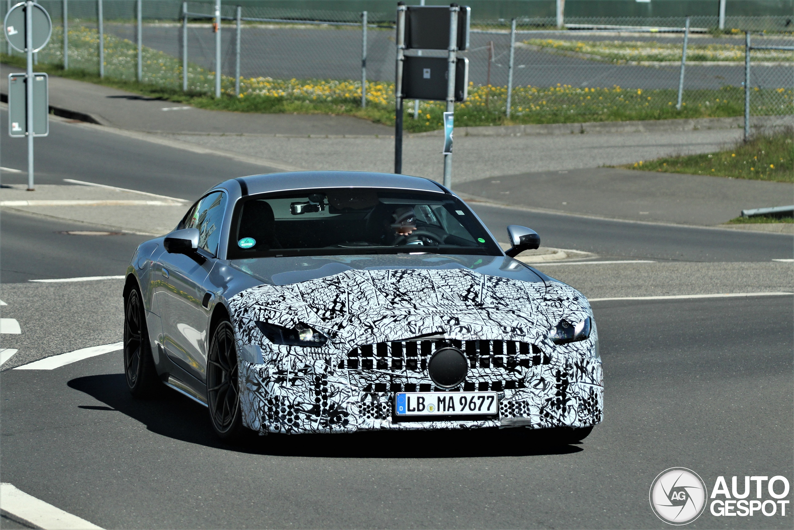 Mercedes-amg gt 43 c192 2027