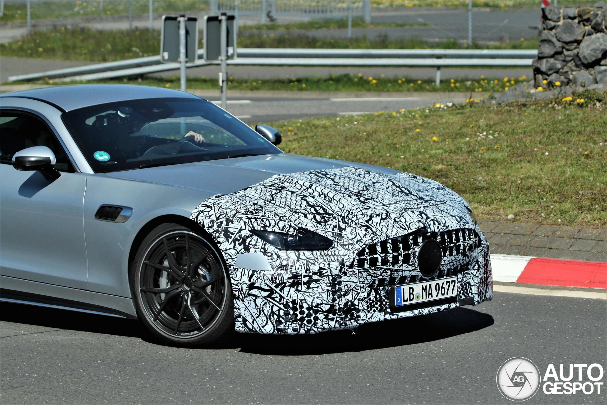 Mercedes-amg gt 43 c192 2027