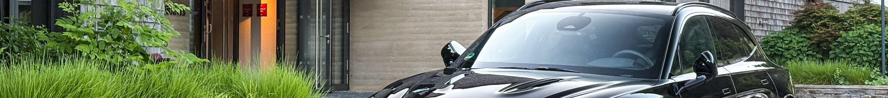 Aston Martin DBX S