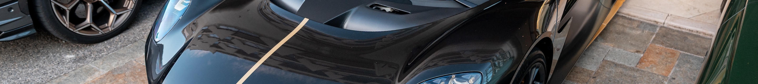 Aston Martin Valhalla