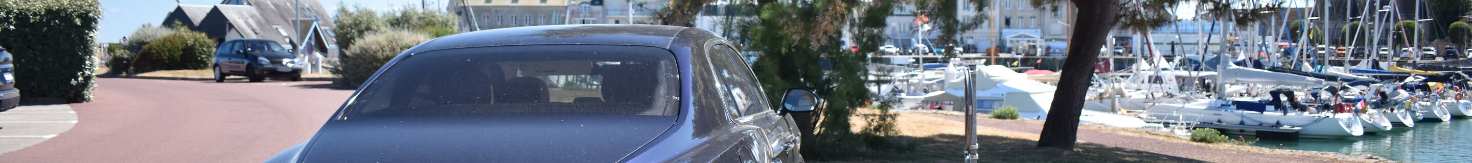 Bentley Flying Spur V8