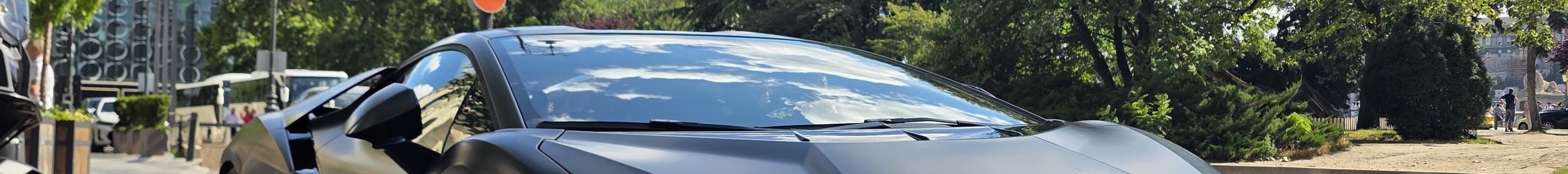 Lamborghini Revuelto