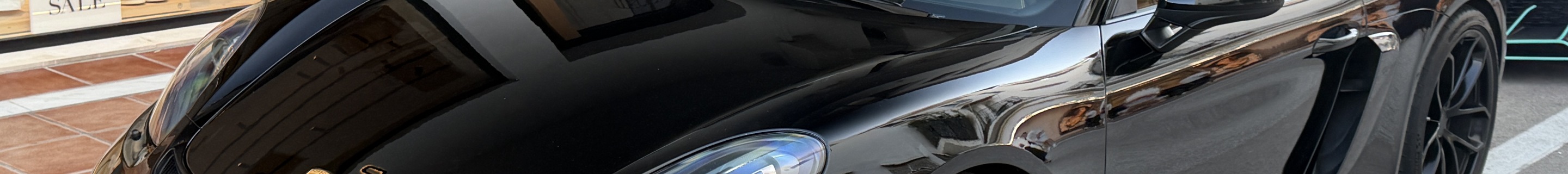Porsche 718 Cayman GT4