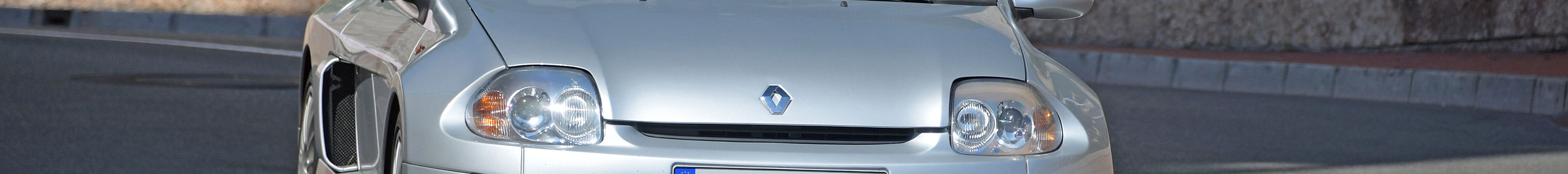 Renault Clio V6