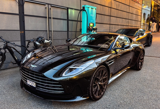 Aston Martin DB12