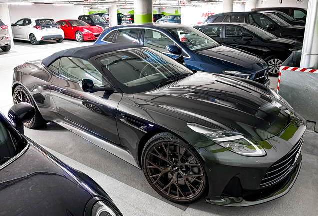 Aston Martin DB12 Volante