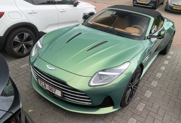 Aston Martin DB12 Volante