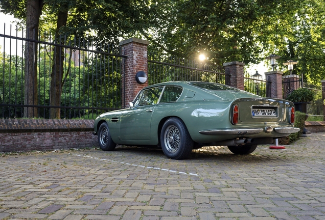 Aston Martin DB6 Superleggera