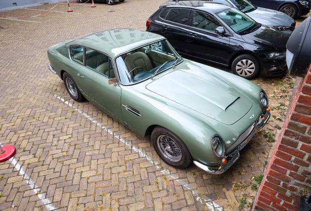 Aston Martin DB6 Superleggera