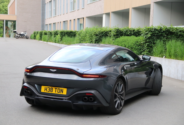Aston Martin V8 Vantage 2018