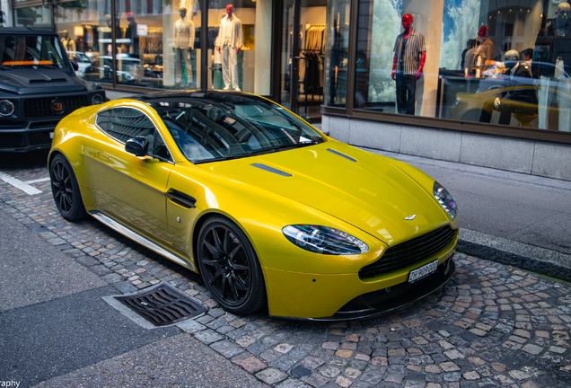 Aston Martin V8 Vantage S