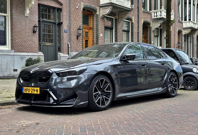 BMW M5 G90