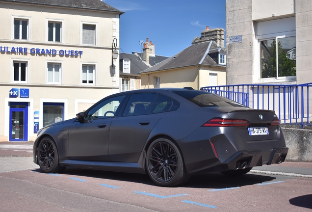 BMW M5 G90