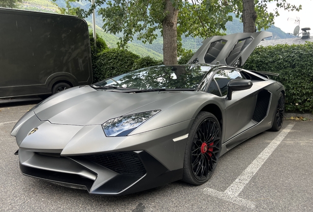 Lamborghini Aventador LP750-4 SuperVeloce Roadster