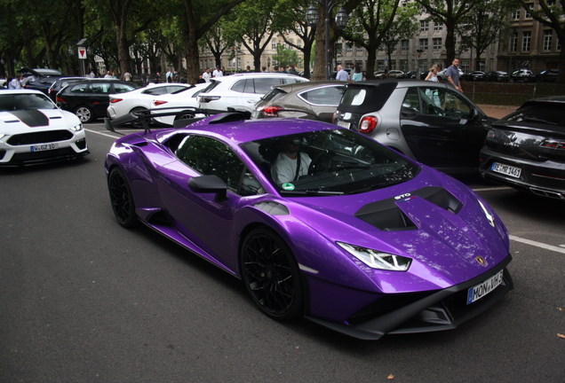 Lamborghini Huracán LP640-2 STO