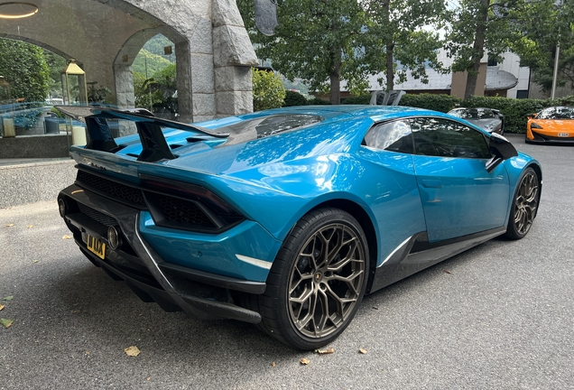 Lamborghini Huracán LP640-4 Performante