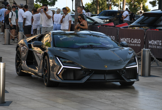 Lamborghini Revuelto