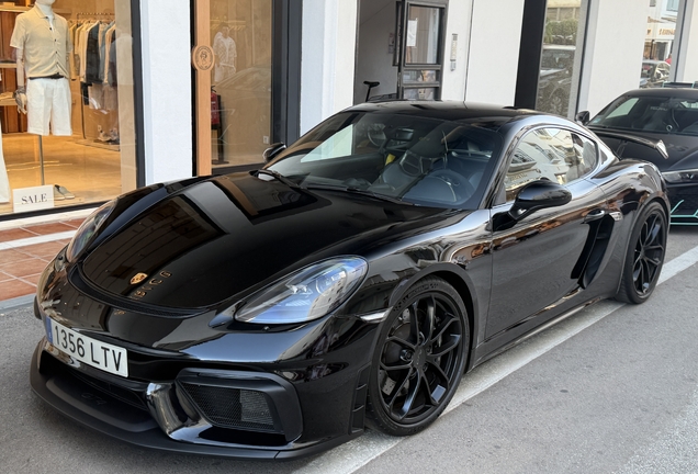 Porsche 718 Cayman GT4