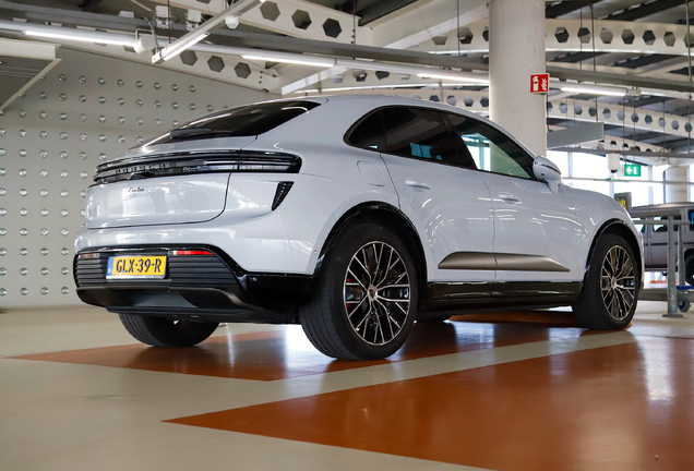 Porsche Macan EV Turbo