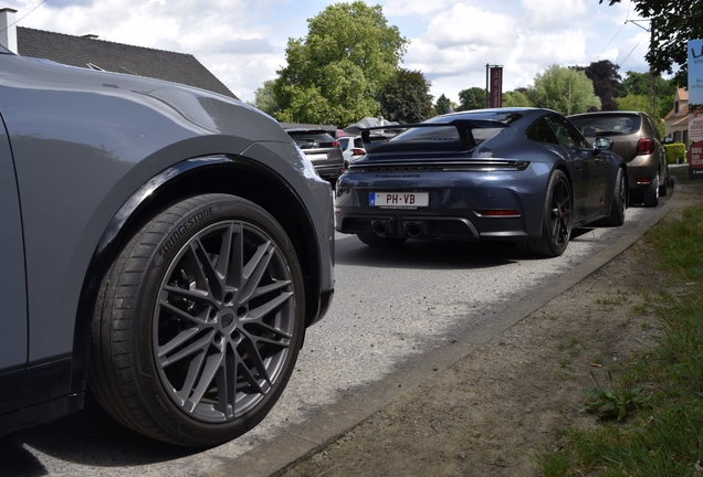 Porsche Macan EV Turbo