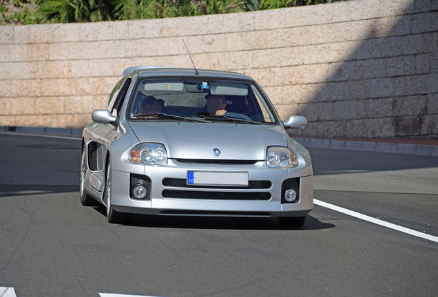 Renault Clio V6