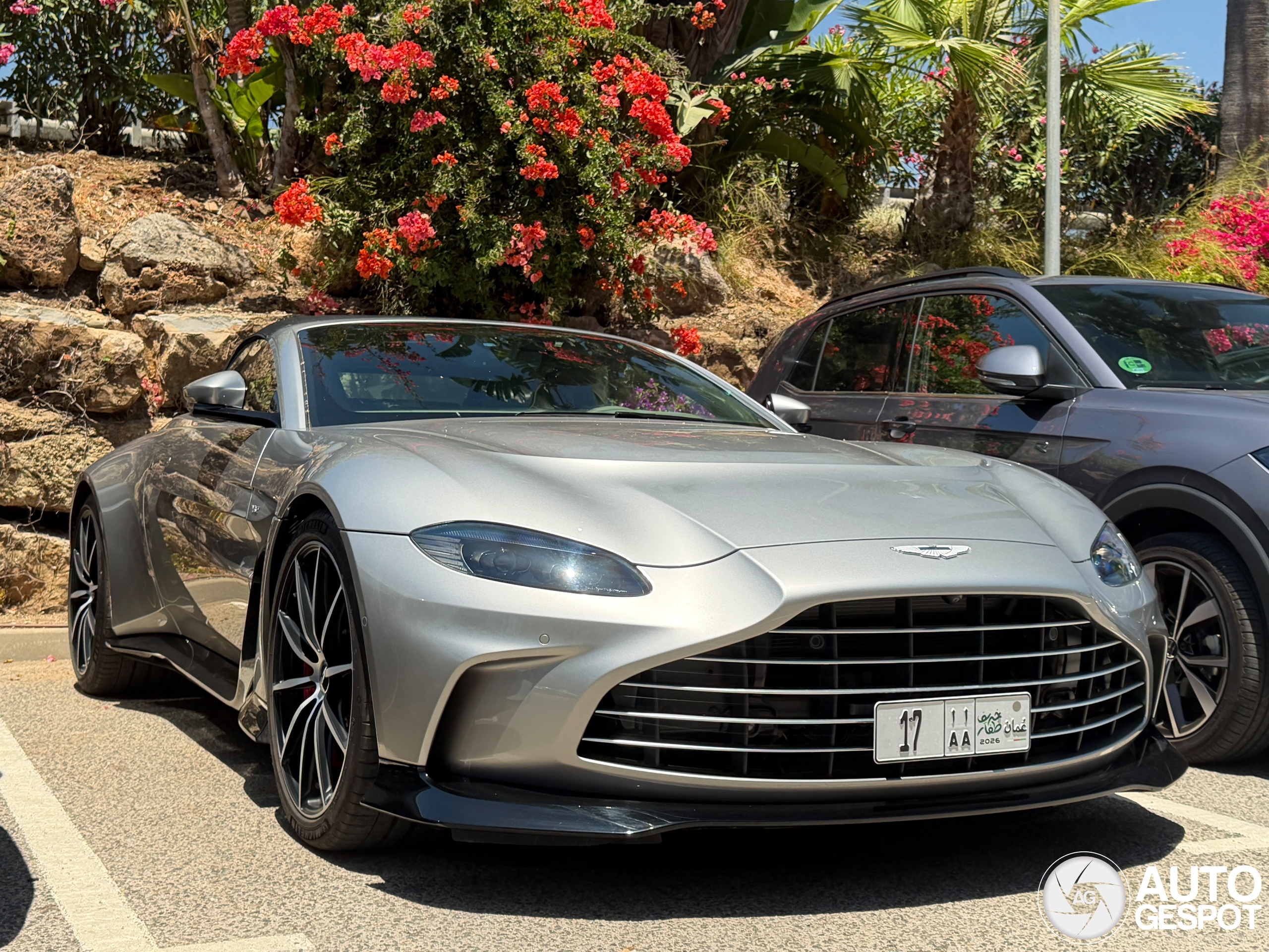 aston-martin-v12-vantage-roadster-2023-09-july-2026-autogespot