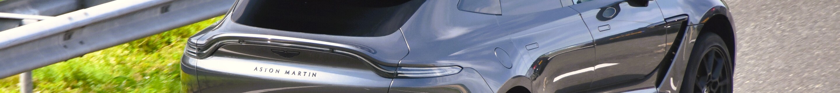 Aston Martin DBX