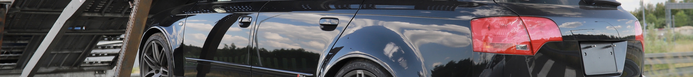 Audi RS4 Avant B7