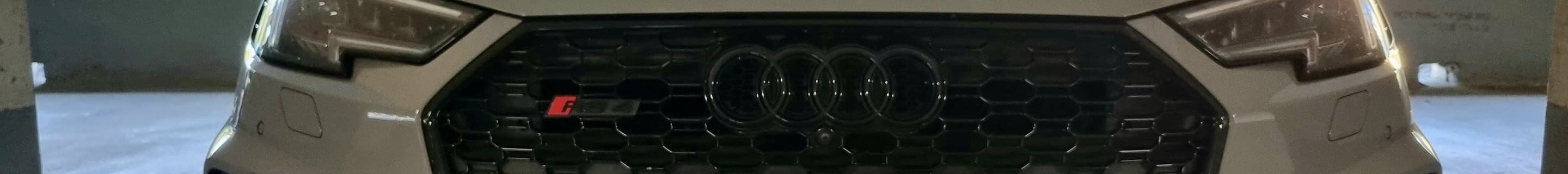 Audi RS4 Avant B9
