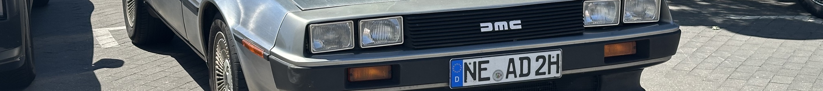 DeLorean DMC-12